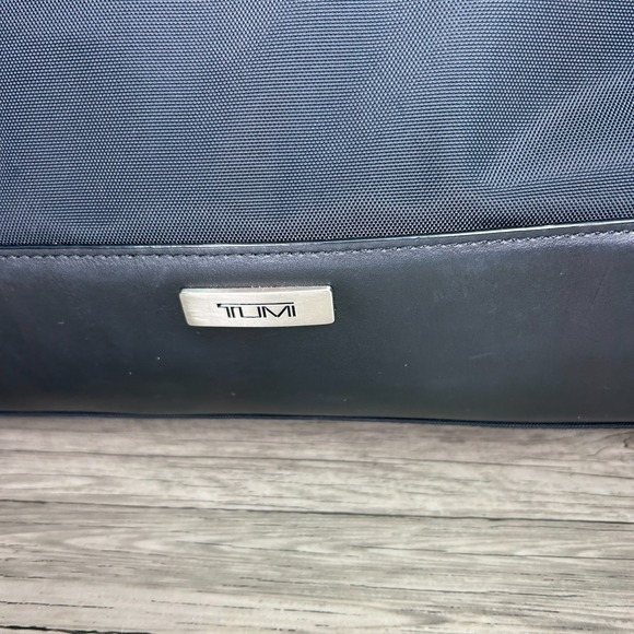 Tumi Shoulder Diaper Bag Black Nylon Pockets Large Zip Double Handles Briefcase - Picture 2 of 12